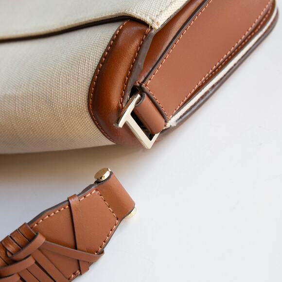 BOSS Ariell Shoulder Bag - Picture 9 of 12